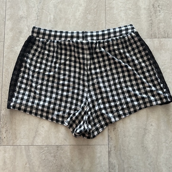 shorts - Picture 2 of 2